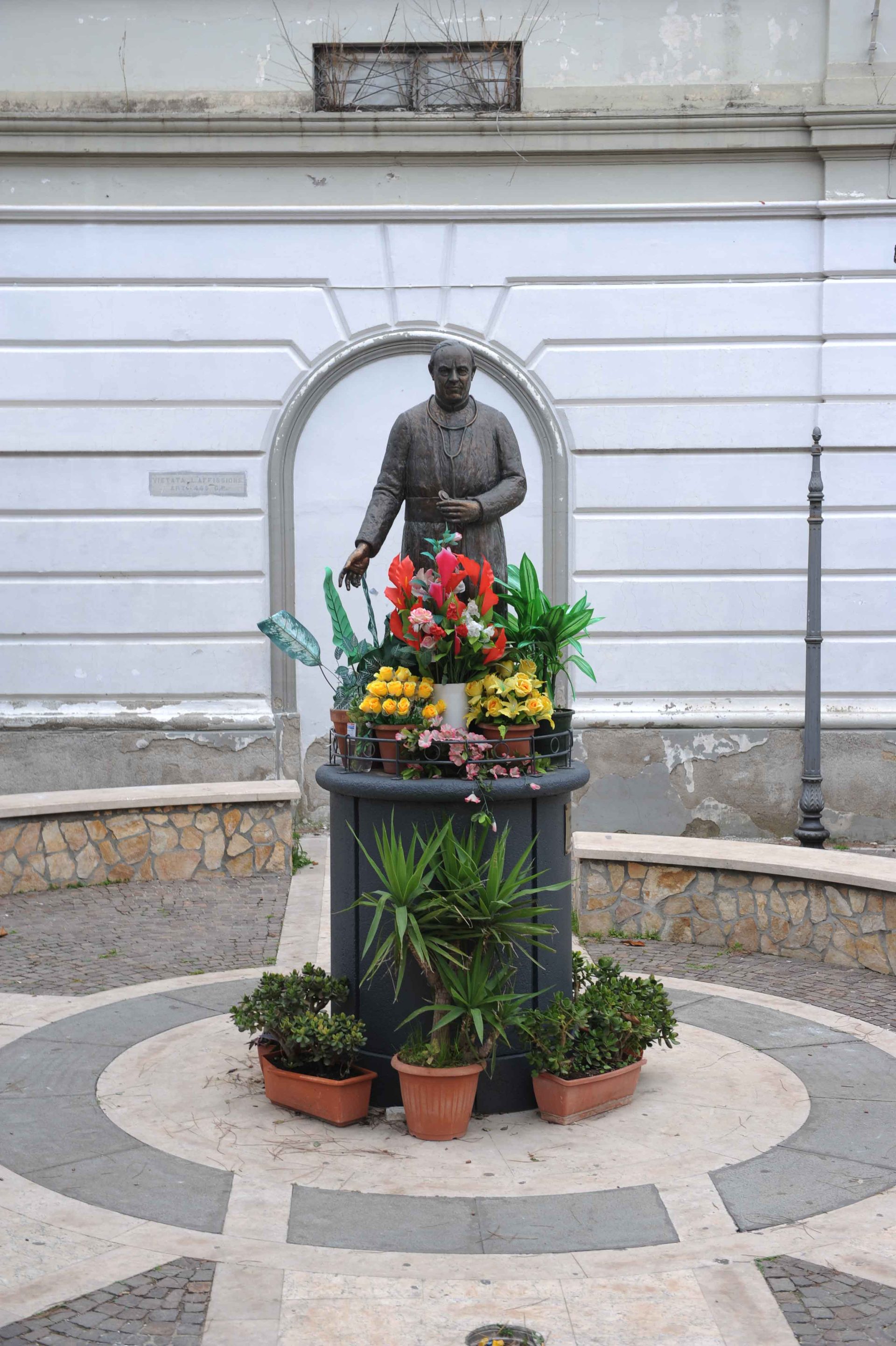 Statua piazza.jpg